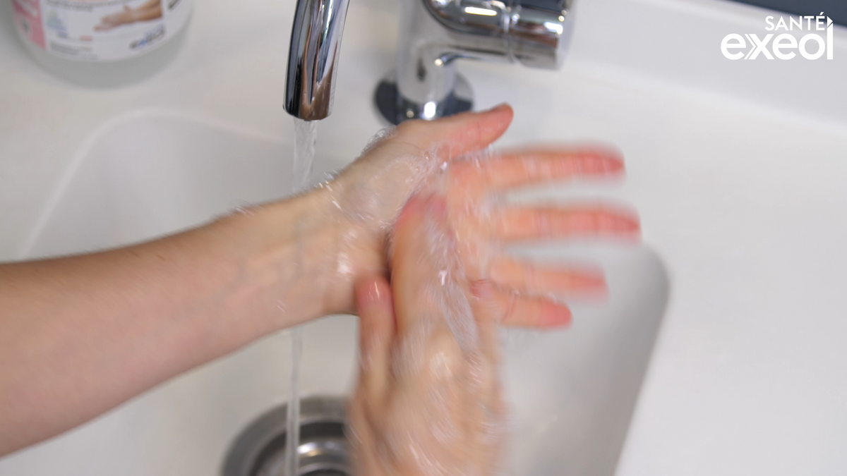 Charger la vidéo : Lotion lavante mains et corps - Exeol Skin - Sodel