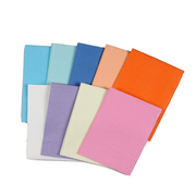 Serviettes Bavoirs de protection plastifié - 125 pièces - 33 x 48 cm - Medistock - My Médical