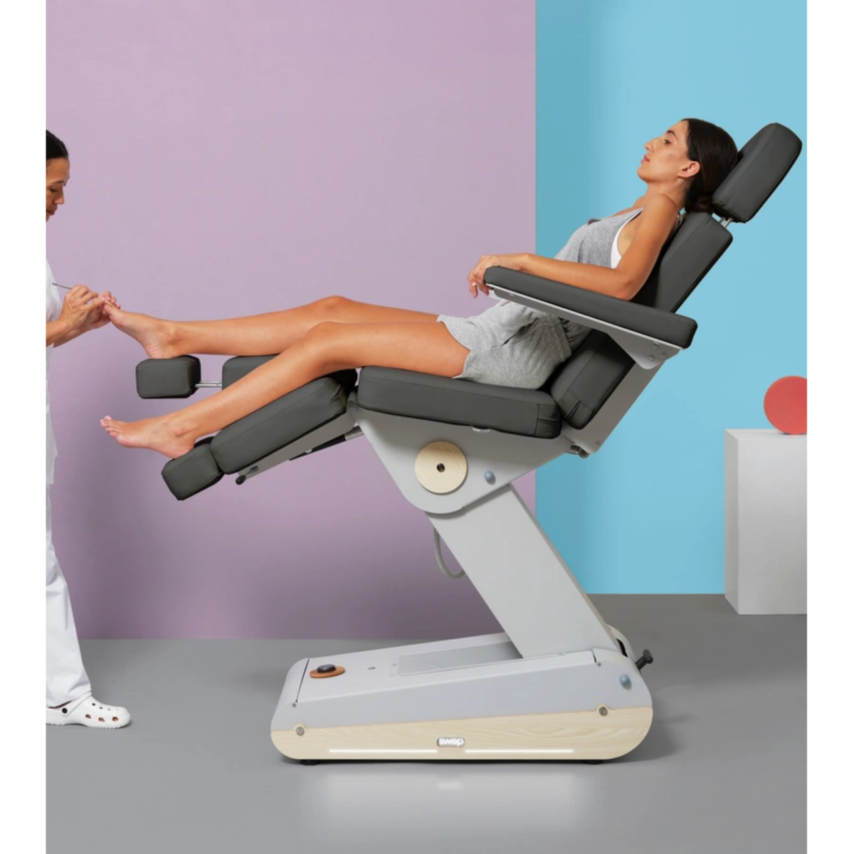 Fauteuil de pédicurie Électrique - 3 moteurs - 2 coloris - Swop P3 Pro - Naggura