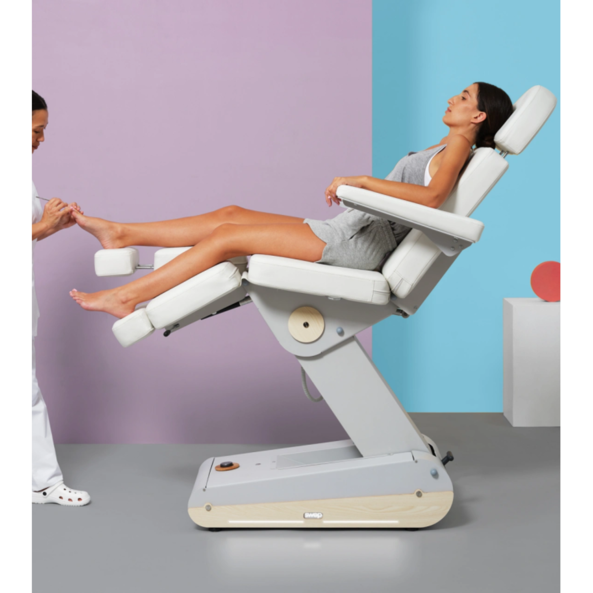 Fauteuil de pédicurie Électrique - 3 moteurs - 2 coloris - Swop P3 Pro - Naggura