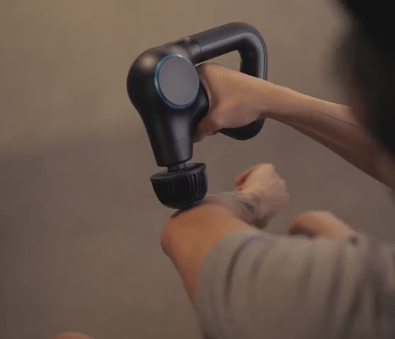 Charger la vidéo : Embout Cold Plus pour pistolet de massage - Therabody