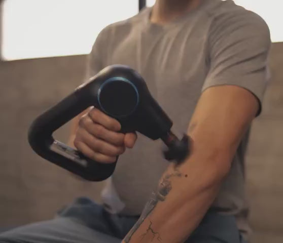 Charger la vidéo : Embout chauffant Percussive Plus pour pistolet de massage - Therabody